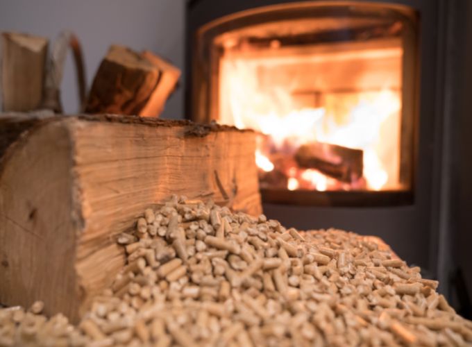 Lenha e pellets para fogões de cozinha 