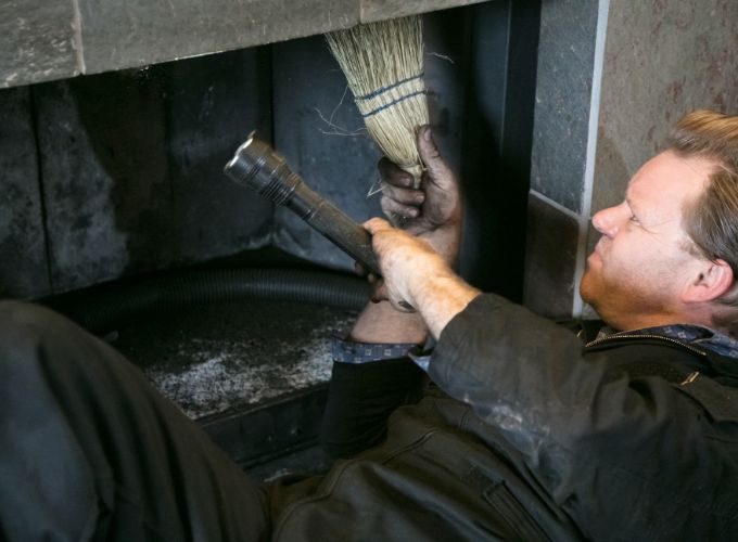 Supervisar el tubo de la chimenea